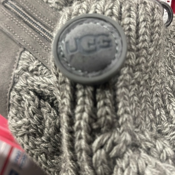 UGG GRAY TALL KNIT BOOTS NWT SIZE 9 , from Dillards warm - Picture 4 of 5